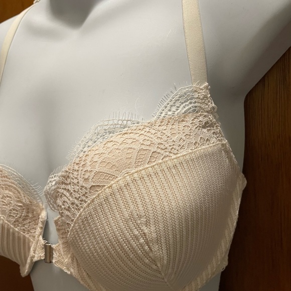 Victoria’s Secret Dream Angels lined Demi - Picture 3 of 7